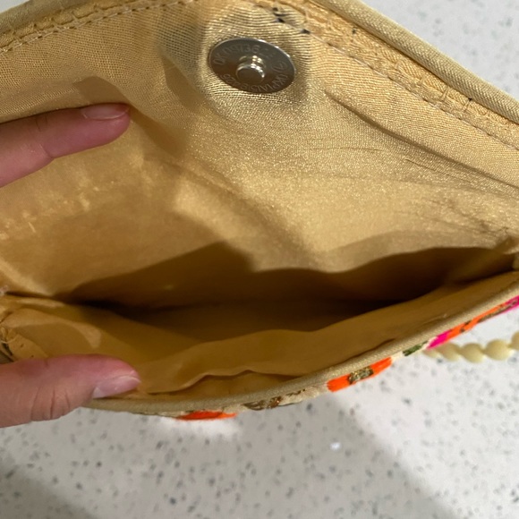 Small embroidered envelope crossbody purse. - Picture 3 of 7